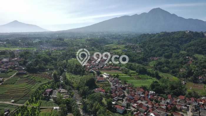 Hunian Cantik Modern Lb 200m2 di Tenjolaya, Bogor Hunian Cantik Modern Lb 200m2 di Tenjolaya, Bogor