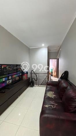 Rumah Luas Asri 4 KT Siap Huni di Kemanggisan Jakarta Barat Rumah Luas Asri 4 KT Siap Huni di Kemanggisan Jakarta Barat