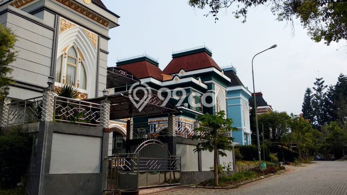 HOT DEAL! Rumah Berkualitas di Cipanas, Cianjur, LT 335m2m² Bangunan 300m2m² HOT DEAL! Rumah Berkualitas di Cipanas, Cianjur, LT 335m2m² Bangunan 300m2m²