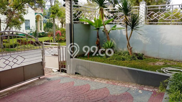 HOT DEAL! Rumah Berkualitas di Cipanas, Cianjur, LT 335m2m² Bangunan 300m2m² HOT DEAL! Rumah Berkualitas di Cipanas, Cianjur, LT 335m2m² Bangunan 300m2m²