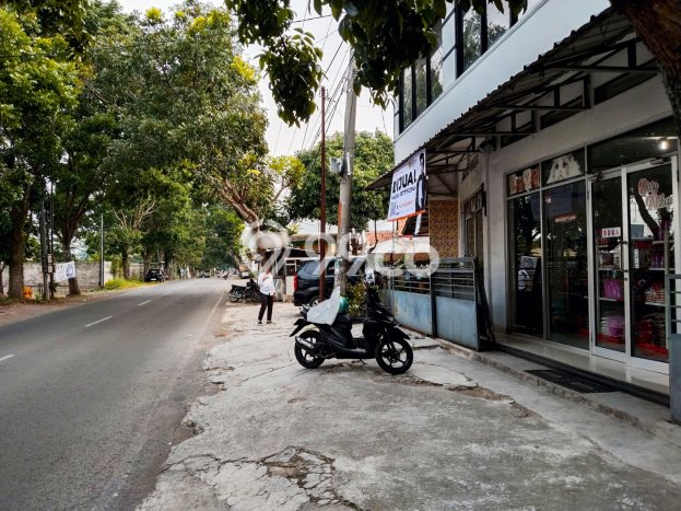 LOKASI STRATEGIS! Ruko di Karangtengah, Luas 242m2m², Kawasan Komersial LOKASI STRATEGIS! Ruko di Karangtengah, Luas 242m2m², Kawasan Komersial