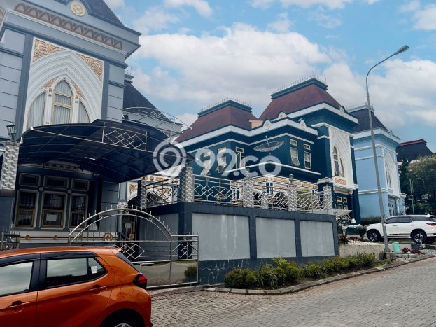 PELUANG INVESTASI! Vila Kawasan Cipanas, Area 300m2m², ROI Menjanjikan PELUANG INVESTASI! Vila Kawasan Cipanas, Area 300m2m², ROI Menjanjikan