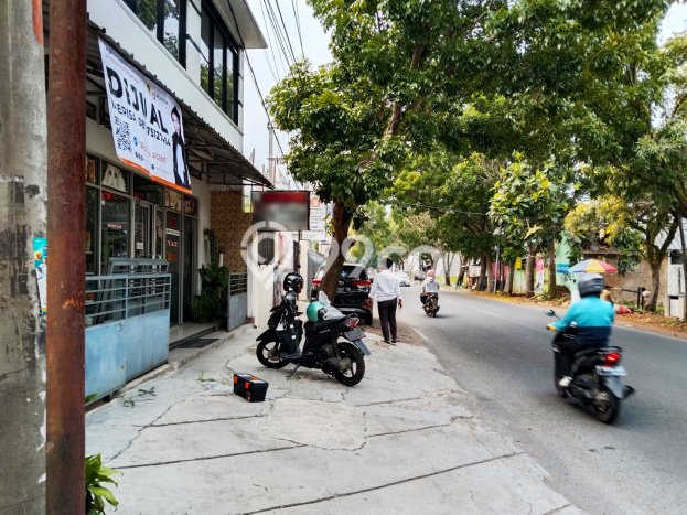 LOKASI STRATEGIS! Ruko di Karangtengah, Luas 242m2m², Kawasan Komersial LOKASI STRATEGIS! Ruko di Karangtengah, Luas 242m2m², Kawasan Komersial