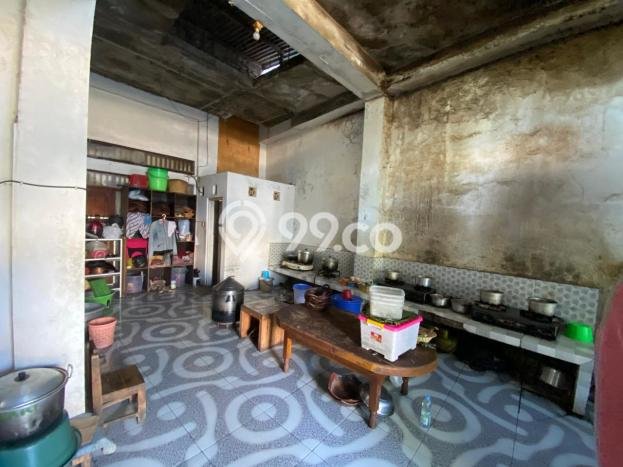 Peluang Investasi! Kost Dijual di Nusukan, Solo, 3 KT, 3 KM, Luas 250m2 Peluang Investasi! Kost Dijual di Nusukan, Solo, 3 KT, 3 KM, Luas 250m2