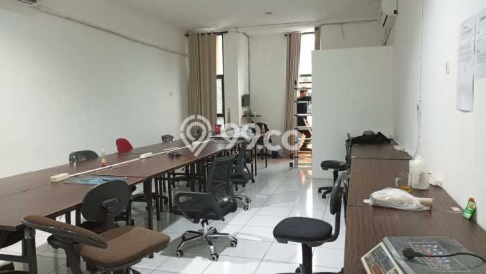 Unit Ruko Dijual di Pasar Kliwon Solo Luas Tanah 86m2, Luas Bangunan 110m2 Unit Ruko Dijual di Pasar Kliwon Solo Luas Tanah 86m2, Luas Bangunan 110m2