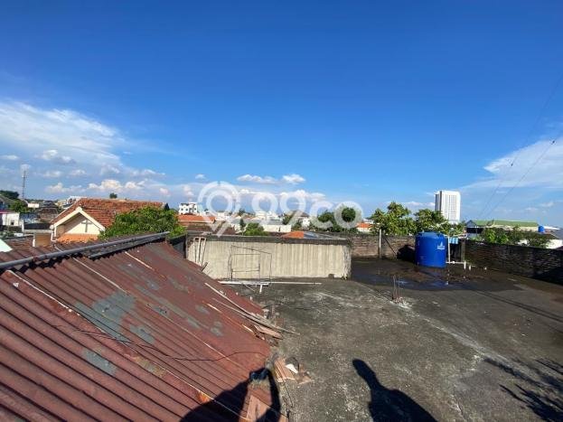 Peluang Investasi! Kost Dijual di Nusukan, Solo, 3 KT, 3 KM, Luas 250m2 Peluang Investasi! Kost Dijual di Nusukan, Solo, 3 KT, 3 KM, Luas 250m2