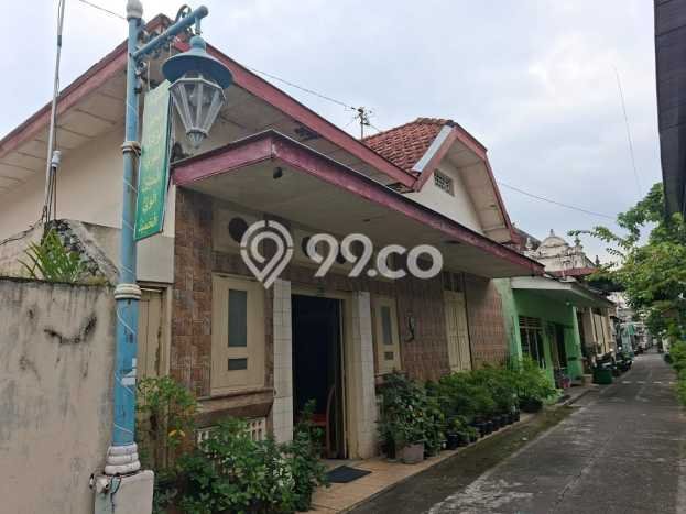 For Sale Rumah 7 Kamar Lokasi Ideal Nyaman dan Strategis di Serengan For Sale Rumah 7 Kamar Lokasi Ideal Nyaman dan Strategis di Serengan