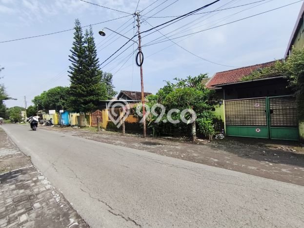 Tanah Dijual Lokasi Nusukan, Solo dengan Luas Tanah 788m2 dan Status SHM Tanah Dijual Lokasi Nusukan, Solo dengan Luas Tanah 788m2 dan Status SHM