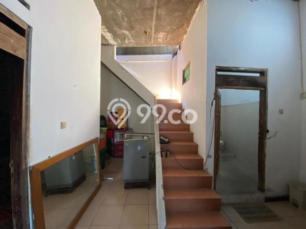 Peluang Investasi! Kost Dijual di Nusukan, Solo, 3 KT, 3 KM, Luas 250m2 Peluang Investasi! Kost Dijual di Nusukan, Solo, 3 KT, 3 KM, Luas 250m2