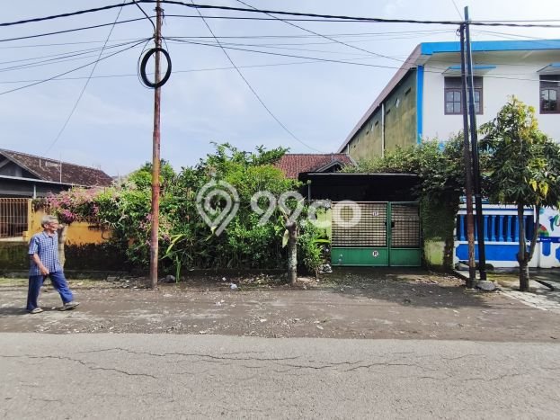 Tanah Dijual Lokasi Nusukan, Solo dengan Luas Tanah 788m2 dan Status SHM Tanah Dijual Lokasi Nusukan, Solo dengan Luas Tanah 788m2 dan Status SHM
