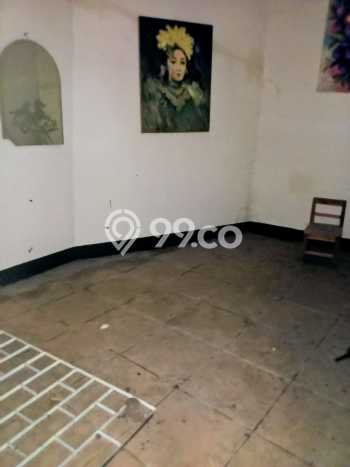 For Sale Rumah 7 Kamar Lokasi Ideal Nyaman dan Strategis di Serengan For Sale Rumah 7 Kamar Lokasi Ideal Nyaman dan Strategis di Serengan