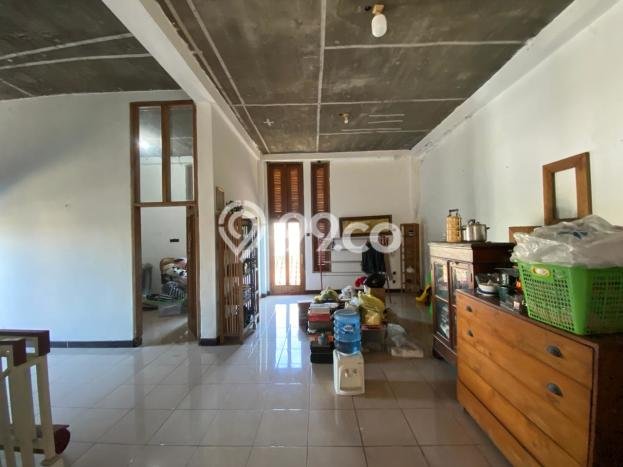 Peluang Investasi! Kost Dijual di Nusukan, Solo, 3 KT, 3 KM, Luas 250m2 Peluang Investasi! Kost Dijual di Nusukan, Solo, 3 KT, 3 KM, Luas 250m2