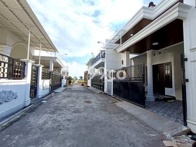 Lokasi strategis! Rumah siap pakai disewakan di Gentan LB 80m2 Lokasi strategis! Rumah siap pakai disewakan di Gentan LB 80m2