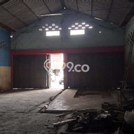 Unit Gudang Disewakan di Gentan di Area Ramai & Strategis Unit Gudang Disewakan di Gentan di Area Ramai & Strategis