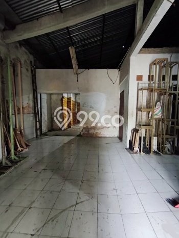 Gudang disewakan lokasi strategis Pasar Kliwon Solo 940m2 Gudang disewakan lokasi strategis Pasar Kliwon Solo 940m2
