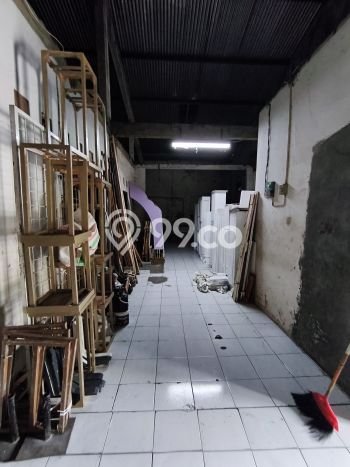 Gudang disewakan lokasi strategis Pasar Kliwon Solo 940m2 Gudang disewakan lokasi strategis Pasar Kliwon Solo 940m2