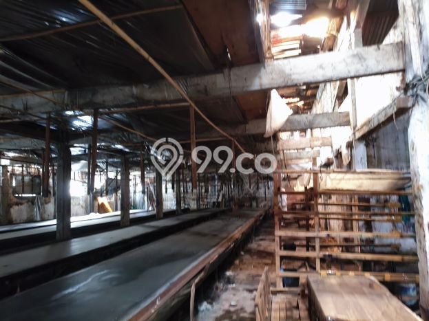 Gudang disewakan lokasi strategis Pasar Kliwon Solo 940m2 Gudang disewakan lokasi strategis Pasar Kliwon Solo 940m2