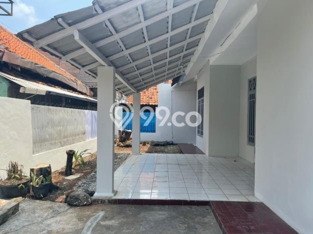 Rumah Strategis di Pusat Kota Cawang, Jakarta Timur - 3 Kamar Tidur Rumah Strategis di Pusat Kota Cawang, Jakarta Timur - 3 Kamar Tidur
