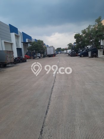 KAWASAN BISNIS! Gudang di Cakung, Luas 288m², Akses Utama KAWASAN BISNIS! Gudang di Cakung, Luas 288m², Akses Utama