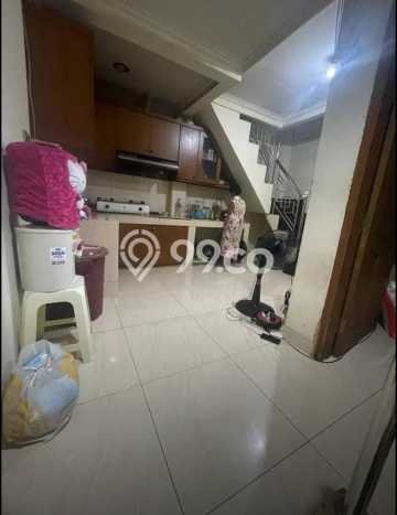 Dijual Murah Rumah dengan 6 Kamar Tidur dan 3 Kamar Mandi di Area Kelapa Gading, Jakarta Utara Dijual Murah Rumah dengan 6 Kamar Tidur dan 3 Kamar Mandi di Area Kelapa Gading, Jakarta Utara