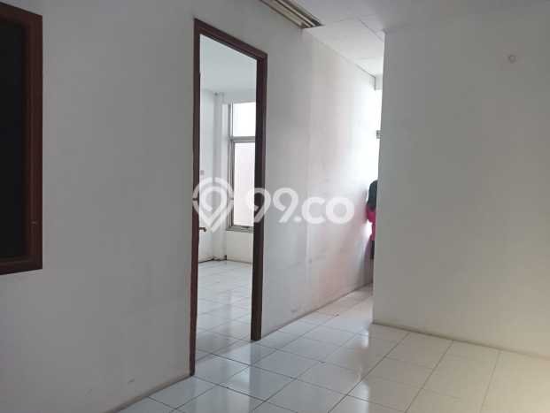 Ruko untuk disewa di Mampang Prapatan punya LT 144m2 & LB 432m2 harga sewa kompetitif Ruko untuk disewa di Mampang Prapatan punya LT 144m2 & LB 432m2 harga sewa kompetitif