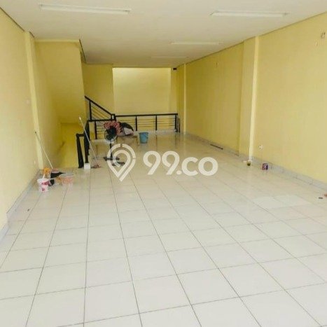 LOKASI STRATEGIS! Ruko Kawasan Bintara, Luas 190m2m², Jalan Utama LOKASI STRATEGIS! Ruko Kawasan Bintara, Luas 190m2m², Jalan Utama