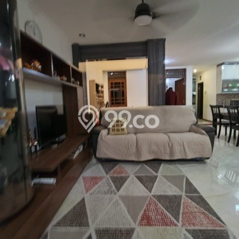 Rumah Luxury Modern Tanpa Renovasi di Bendungan Hilir Jakarta Pusat Rumah Luxury Modern Tanpa Renovasi di Bendungan Hilir Jakarta Pusat