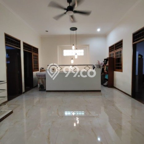Rumah Luxury Modern Tanpa Renovasi di Bendungan Hilir Jakarta Pusat Rumah Luxury Modern Tanpa Renovasi di Bendungan Hilir Jakarta Pusat