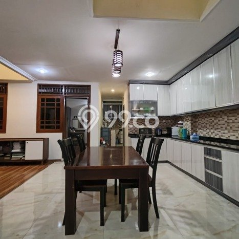 Rumah Luxury Modern Tanpa Renovasi di Bendungan Hilir Jakarta Pusat Rumah Luxury Modern Tanpa Renovasi di Bendungan Hilir Jakarta Pusat