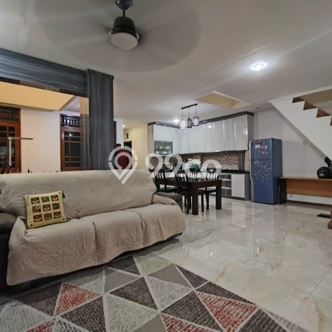 Rumah Luxury Modern Tanpa Renovasi di Bendungan Hilir Jakarta Pusat Rumah Luxury Modern Tanpa Renovasi di Bendungan Hilir Jakarta Pusat