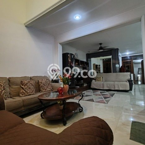 Rumah Luxury Modern Tanpa Renovasi di Bendungan Hilir Jakarta Pusat Rumah Luxury Modern Tanpa Renovasi di Bendungan Hilir Jakarta Pusat