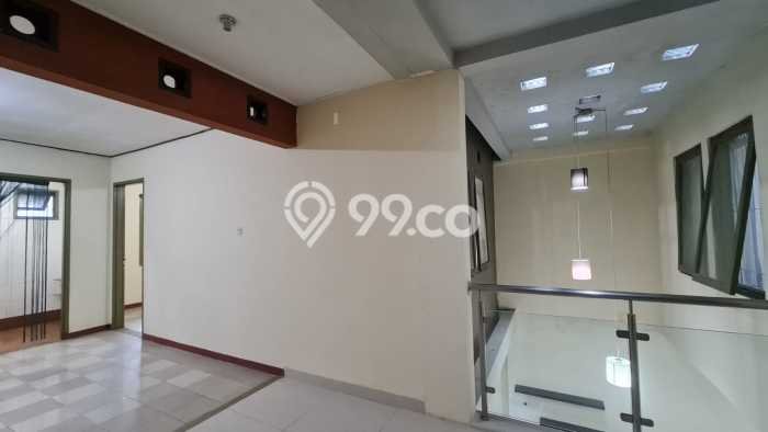 BEST PRICE! Rumah Berkualitas di Parongpong, Luas 184m² Bangunan 250m² BEST PRICE! Rumah Berkualitas di Parongpong, Luas 184m² Bangunan 250m²