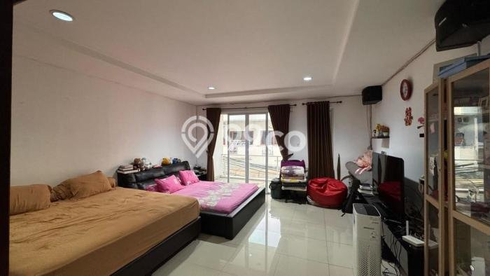 Rumah Elit Modern Tanpa Renovasi di Muara Karang Jakarta Utara Rumah Elit Modern Tanpa Renovasi di Muara Karang Jakarta Utara