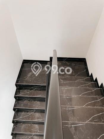 Ready to Use! Premium House LT 250m2 Desain Elegan di Pantai Indah Kapuk Ready to Use! Premium House LT 250m2 Desain Elegan di Pantai Indah Kapuk