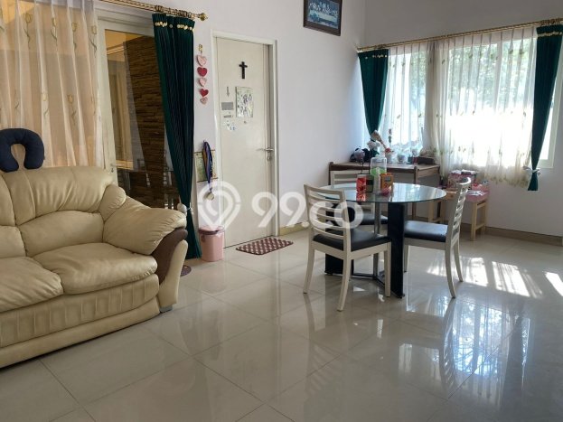 Dijual Rumah Premium dengan Fasilitas Sekitar Komplit di Sambikerep, Surabaya Dijual Rumah Premium dengan Fasilitas Sekitar Komplit di Sambikerep, Surabaya