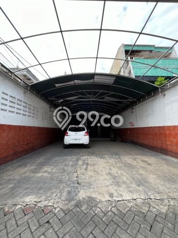 Rumah di Surabaya Kota, Surabaya, Luas 350m2m² LB 700m2m² Rumah di Surabaya Kota, Surabaya, Luas 350m2m² LB 700m2m²