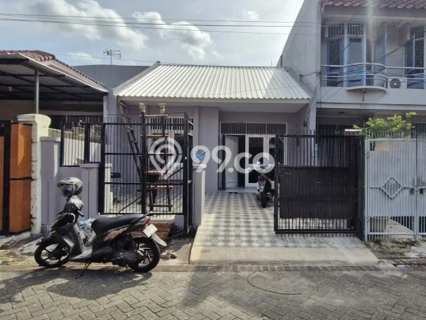 Disewakan! Rumah 3 Kamar Tidur &
1 Kamar Mandi di Citra Garden, Jakarta Barat Disewakan! Rumah 3 Kamar Tidur &
1 Kamar Mandi di Citra Garden, Jakarta Barat