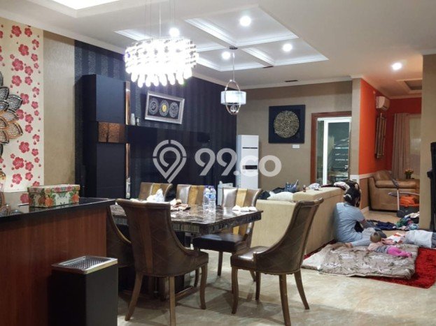 Ready to Use! Luxury House LT 160m2 Desain Elegan di Taman Royal Ready to Use! Luxury House LT 160m2 Desain Elegan di Taman Royal