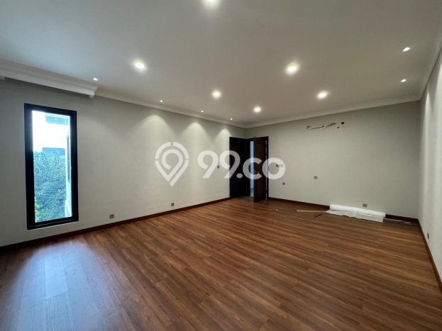 Rumah Mewah LB 450m2 Siap Pakai Desain Elegan di Muara Karang, Jakarta Utara Rumah Mewah LB 450m2 Siap Pakai Desain Elegan di Muara Karang, Jakarta Utara
