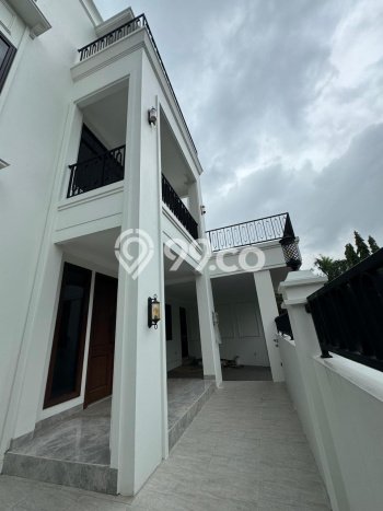 Rumah Mewah LB 450m2 Siap Pakai Desain Elegan di Muara Karang, Jakarta Utara Rumah Mewah LB 450m2 Siap Pakai Desain Elegan di Muara Karang, Jakarta Utara
