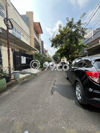 Rumah Elit LB 360m2 Siap Pakai Desain Elegan di Muara Karang, Jakarta Utara Rumah Elit LB 360m2 Siap Pakai Desain Elegan di Muara Karang, Jakarta Utara