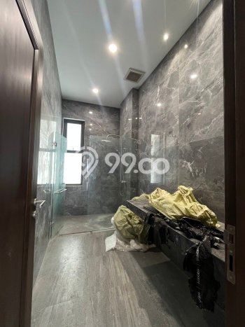 Rumah Mewah LB 450m2 Siap Pakai Desain Elegan di Muara Karang, Jakarta Utara Rumah Mewah LB 450m2 Siap Pakai Desain Elegan di Muara Karang, Jakarta Utara