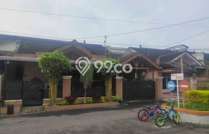 Rumah Modern Cantik 9 Kamar Bisa Langsung Pindah di Purwokerto Utara Rumah Modern Cantik 9 Kamar Bisa Langsung Pindah di Purwokerto Utara