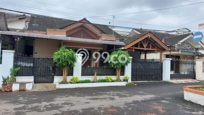 Rumah Modern Cantik 9 Kamar Bisa Langsung Pindah di Purwokerto Utara Rumah Modern Cantik 9 Kamar Bisa Langsung Pindah di Purwokerto Utara