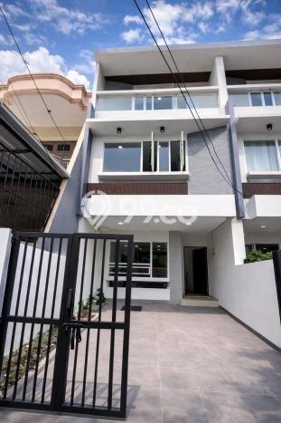 For Sale Hunian Rumah Terawat 3 Kamar di Duri Kepa, Jakarta Barat For Sale Hunian Rumah Terawat 3 Kamar di Duri Kepa, Jakarta Barat