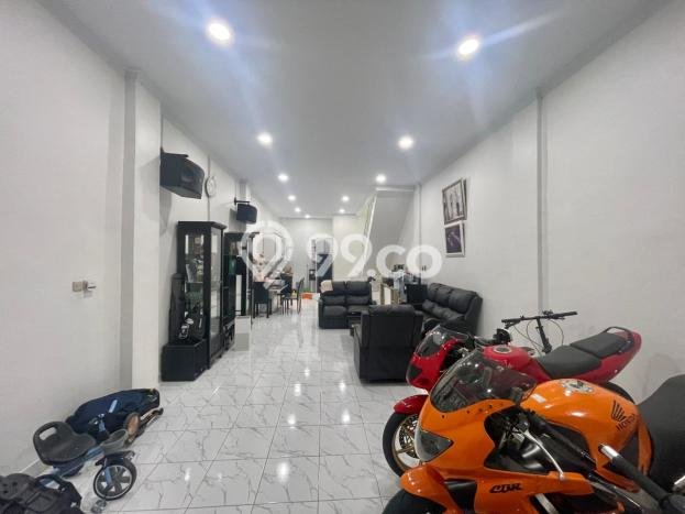 Rumah Elit LB 300m2 Siap Huni Desain Elegan di Jelambar, Jakarta Barat Rumah Elit LB 300m2 Siap Huni Desain Elegan di Jelambar, Jakarta Barat