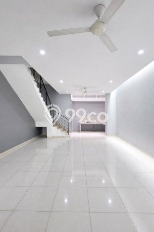 Dijual Hunian Rumah Nyaman 4 Kamar di Duri Kepa, Jakarta Barat Dijual Hunian Rumah Nyaman 4 Kamar di Duri Kepa, Jakarta Barat