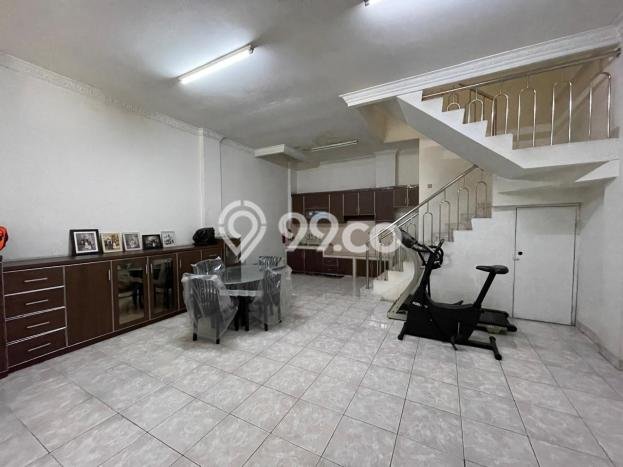 Rumah Mewah LB 292m2 Siap Pakai Desain Elegan di Jelambar, Jakarta Barat Rumah Mewah LB 292m2 Siap Pakai Desain Elegan di Jelambar, Jakarta Barat