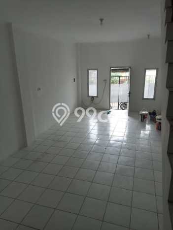 Disewakan! Rumah 2 Kamar Tidur &
2 Kamar Mandi di Jelambar, Jakarta Barat Disewakan! Rumah 2 Kamar Tidur &
2 Kamar Mandi di Jelambar, Jakarta Barat