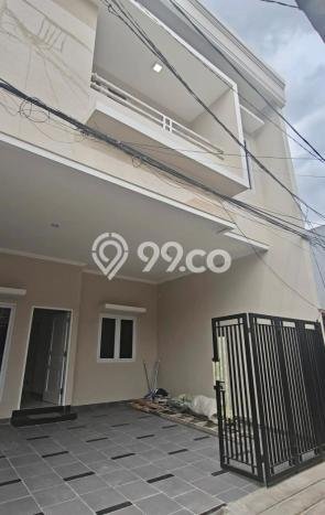 Rumah Luas Asri 3 KT Siap Pakai di Tanjung Duren Jakarta Barat Rumah Luas Asri 3 KT Siap Pakai di Tanjung Duren Jakarta Barat